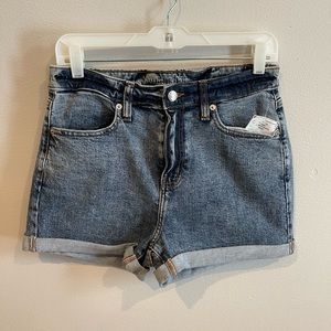 Wild Fable High-waisted denim shorts Womens size 8/29